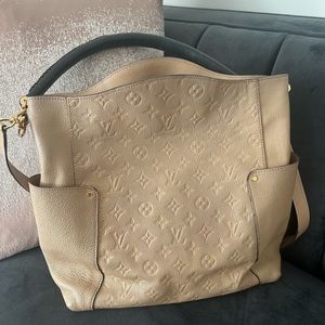 Louis Vuitton crossbody bag